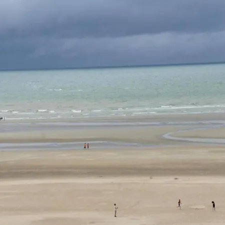 With Sea View Near Belgian Coast 아파트 *